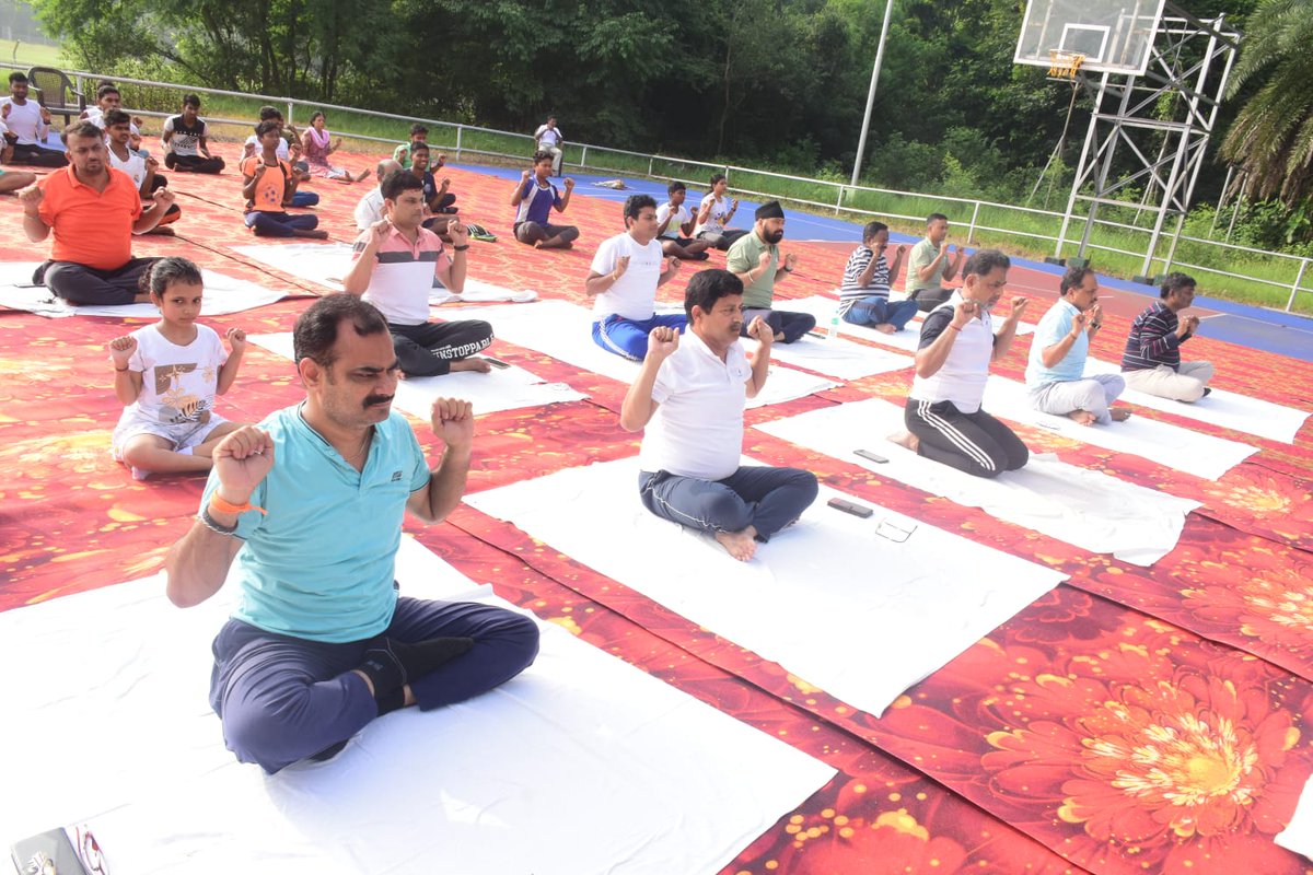 SAIL-ASP celebrated the 10th #InternationalDayOfYoga with over 150 participants under the them "Yoga for One Earth, One Health". Tree plantation, Yoga session, Contests &amp; Wellness talks marked the occasion. #IDY2025 #YogaDay <a href="/SAILsteel/">Steel Authority of India Limited (SAIL)</a>