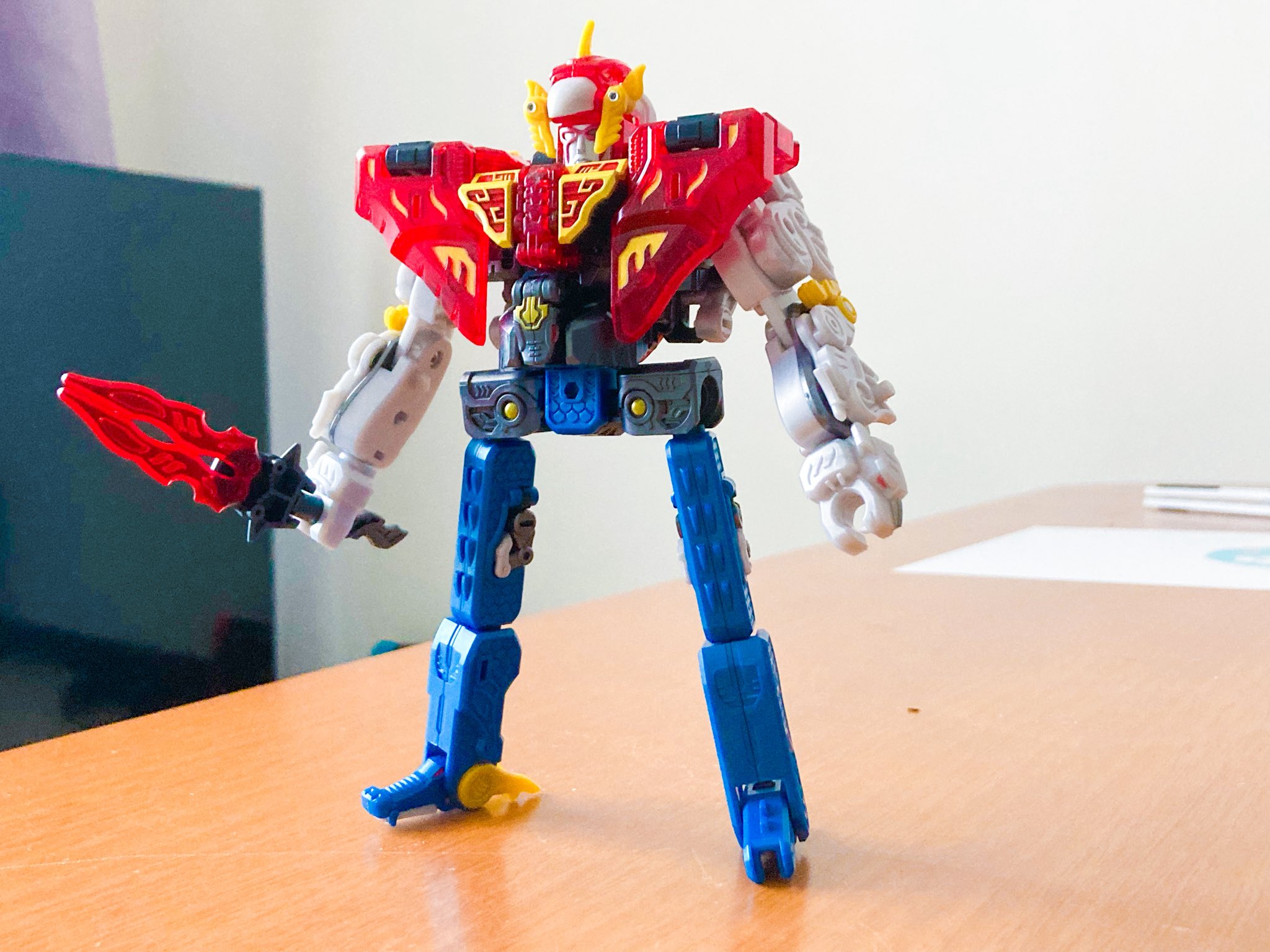 戦隊ロボット mqdefault.jpg