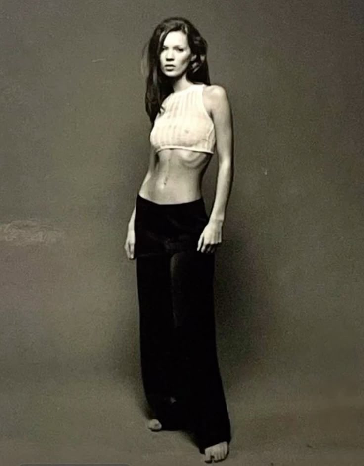 fashionkween333's tweet image. Is it just me or do I find visible ribcages so aesthetically pleasing #skinny #edtwt #restricting