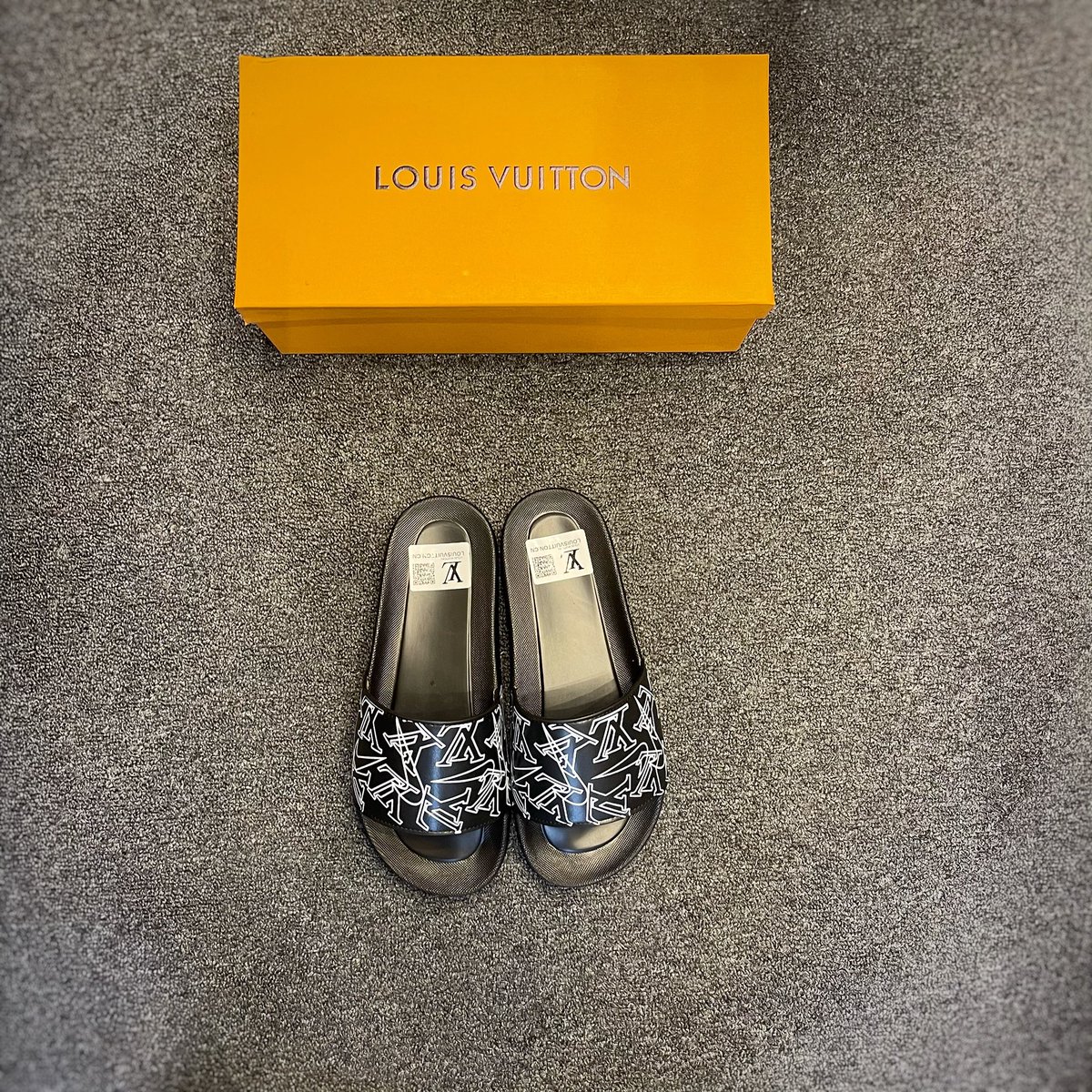 NOW IN STORE 🏬 

30,000🛒