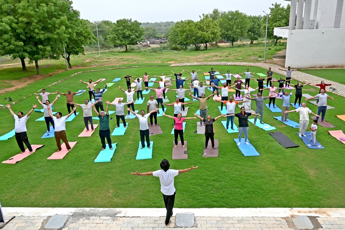 NIPERAHM's tweet photo. NIPER Ahmedabad conducted the Expert Lecture on Yoga Day with the core theme of Yoga for One Earth, One Health.  #YogaDay2025  #YogaDay  #IDY2025 #yogalecture @moayush @Pharmadept @jpnadd
@AnupriyaSPatel https://t.co/cRDVqBDMgU