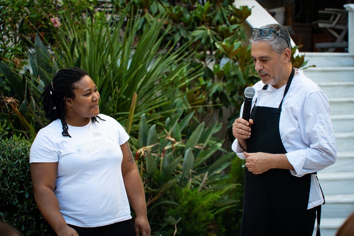 UNHCRGreece's tweet photo. Marking #WorldRefugeeDay with a feast of solidarity.

In Athens, refugee chef Monica &amp; Greek chef Isidoros fused African &amp; Greek flavors showing how food can build bridges.

🙏 All for sharing stories, examples and a unique culinary experience. 🇫🇷🇳🇱🇬🇷
https://t.co/htZAjsRSzI https://t.co/0O5F5YJjm4
