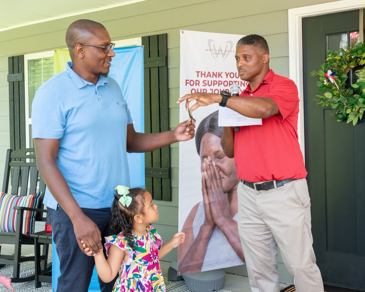 Home #239 for Warrick Dunn and the charity! 

Nickolas, a Marine Corps veteran and single father in Walton County, just received more than a new home. He received a fresh start, thanks to Habitat and WDC!

#warrickdunn #habitat #singleparent #housing #stability