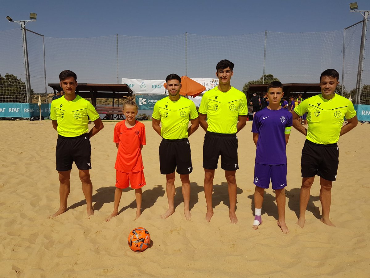 RFAF (@rfaf) on Twitter photo 🏆🏖️ 𝐂𝐚𝐦𝐩𝐞𝐨𝐧𝐚𝐭𝐨 𝐝𝐞 𝐀𝐧𝐝𝐚𝐥𝐮𝐜í𝐚 𝐀𝐥𝐞𝐯í𝐧 𝐲 𝐂𝐚𝐝𝐞𝐭𝐞 𝐝𝐞 𝐅ú𝐭𝐛𝐨𝐥 𝐏𝐥𝐚𝐲𝐚
🏁 Resultados de la J2 del #AndaluzaAlevínFP
GRUPO A
⚔️<a href="/RFAFCadiz/">RFAF - Delegación de Cádiz</a> 6 - 2 <a href="/RFAFAlmeria/">RFAF - Delegación de Almería</a>
⚔️ <a href="/RFAFGranada/">RFAF - Delegación de Granada</a> 8 – 1 <a href="/RFAFSevilla/">RFAF - Delegación de Sevilla</a>
GRUPO B
⚔️ <a href="/RFAFHuelva/">RFAF - Delegación de Huelva</a> 6 - 6 <a href="/RFAFCordoba/">RFAF - Delegación de Córdoba</a>
⚔️ 🏆🏖️ 𝐂𝐚𝐦𝐩𝐞𝐨𝐧𝐚𝐭𝐨 𝐝𝐞 𝐀𝐧𝐝𝐚𝐥𝐮𝐜í𝐚 𝐀𝐥𝐞𝐯í𝐧 𝐲 𝐂𝐚𝐝𝐞𝐭𝐞 𝐝𝐞 𝐅ú𝐭𝐛𝐨𝐥 𝐏𝐥𝐚𝐲𝐚
🏁 Resultados de la J2 del #AndaluzaAlevínFP
GRUPO A
⚔️<a href="/RFAFCadiz/">RFAF - Delegación de Cádiz</a> 6 - 2 <a href="/RFAFAlmeria/">RFAF - Delegación de Almería</a>
⚔️ <a href="/RFAFGranada/">RFAF - Delegación de Granada</a> 8 – 1 <a href="/RFAFSevilla/">RFAF - Delegación de Sevilla</a>
GRUPO B
⚔️ <a href="/RFAFHuelva/">RFAF - Delegación de Huelva</a> 6 - 6 <a href="/RFAFCordoba/">RFAF - Delegación de Córdoba</a>
⚔️