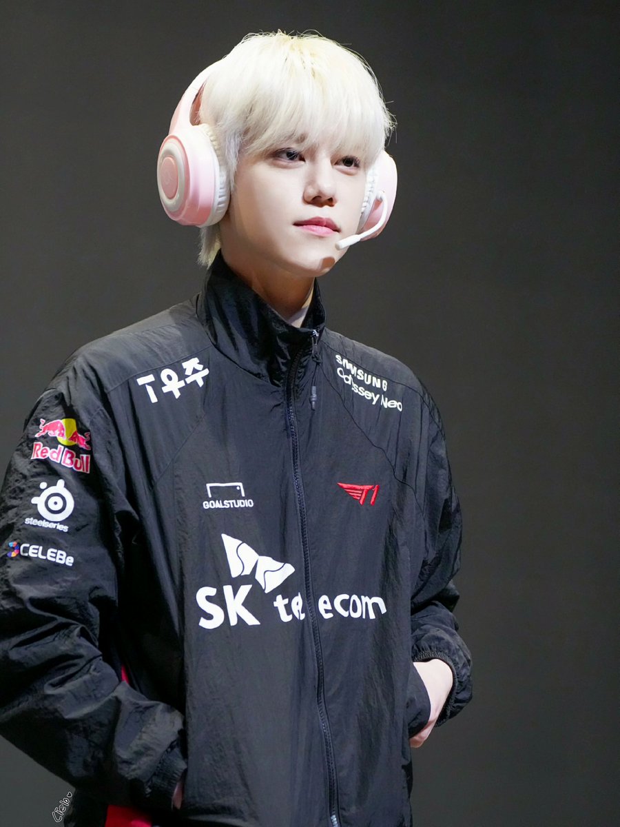 cielo_201014's tweet image. 250620 애플뮤직 팬사인회

비장한 표정에 귀여운 헤드셋

#NFlying #엔플라잉 #차훈 #앺뮤 #팬싸 #만년설 #Everlasting