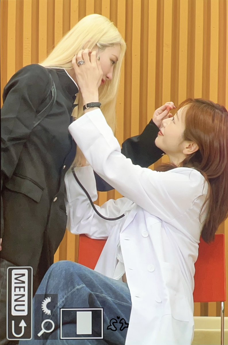 PEPPER0810's tweet image. 250621 팬싸인회 프리뷰
先輩…私も…好きだよ…💓
#드림캐쳐 #유아유 #수아 #김보라
#Dreamcatcher #UAU #SUA
