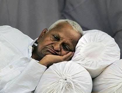 जब कांग्रेस की सरकार आएगी तो उठा देना काले धन के ख़िलाफ़ आंदोलन करना है 😂😁