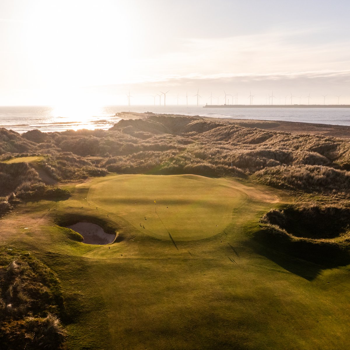 A friendly pin at Gare, tucked below the ridge on the green closest to the North Sea — beautifully set among our incredible duneland.
