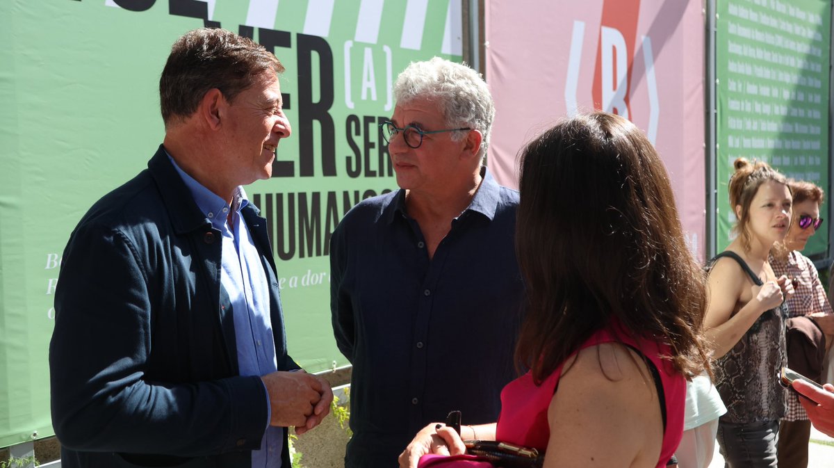 jrgomezbesteiro's tweet photo. Hoxe comezou cun propósito: “Volver ser humanos”. Só por iso, merece a pena perderse nela!
Grazas aos comisarios Antón Castro, Agar Ledo e Antón Sobral por darnos esperanza fronte as guerras.
#Artisback #aartevolve #BienalPontevedra #VolverASerHumanos https://t.co/w9X88tDNk2