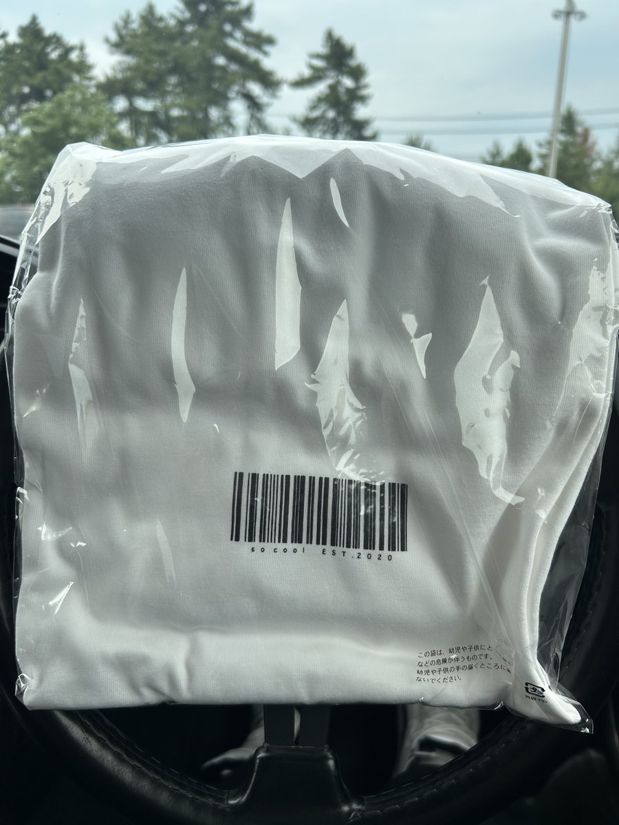 走行車高調整やり直し、再アライメントをして頂きました🙏
so coolさんのTシャツまで頂きました!!本当にありがとうございます🥰

てか写真で気づいたけどリモコン鬼ほど汚い。