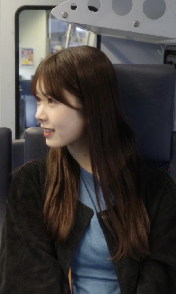 あやめお嬢様とお出かけ中

あ：Zzz…

◯：お休みですね笑

あ：…ん♡
◯：変な気を起こすな…私

あ：…ん♡
◯：無理だ

（お股を開いて）

あ：見えた？
◯：水色の縞々
あ：正解 笑
◯：起きてたぁ！

あ：慰謝料は紅茶でいいわよ？♡

でしたらスコーンも付けるのであと15秒！

#お嬢様としつじ