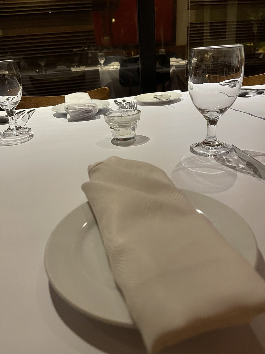 darklantis2's tweet photo. Fine dining ang atake for today’s event goodluck kung mabusog ako dito haha https://t.co/T36phUwDGb