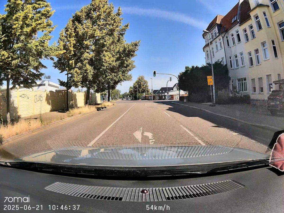 Danke liebe <a href="/Ottostadt/">Ottostadt Magdeburg</a> ... Nach dem linksabbiegen dann die Schilder Sackgasse... Sehr gut. Bitte korrigieren die Beschilderung der Baustelle Sudenburger Wuhne... Wenn ganze Kolonnen wenden müssen stimmt was nicht wa?