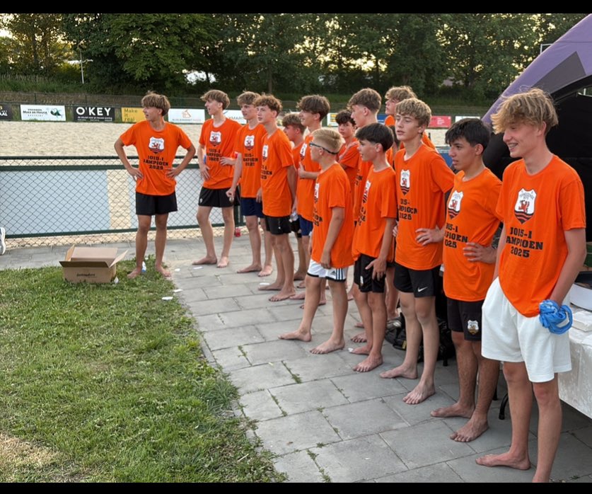 Afscheid van <a href="/TerneuzenseBoys/">vv Terneuzense Boys</a> 15-1 bij <a href="/bs_zeeland/">Beach Soccer Zeeland</a> . Geslaagde avond na een succesvol seizoen. Op naar volgend jaar met deze toppers! ⚽️🧡🖤