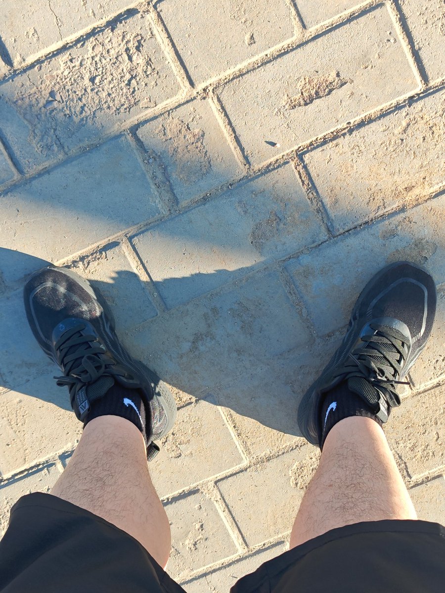 实在太臭了😨网面鞋太散味，上班怕同事闻到，下了班赶快跑…