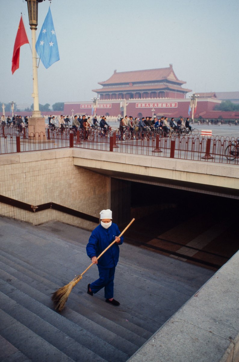 1990年代的北京天安門廣場

#幽燕歷史照片
#燕國獨立唯一出路