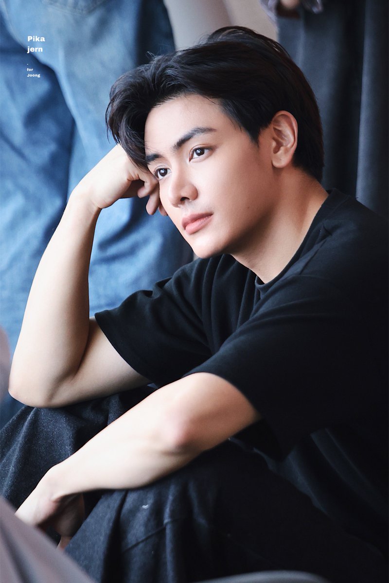 PikaJerN's tweet photo. Too handsome to control 🫠🫠

#จุงอาเชน #JoongArchen @ChenRcj https://t.co/kQ2gck4CbA