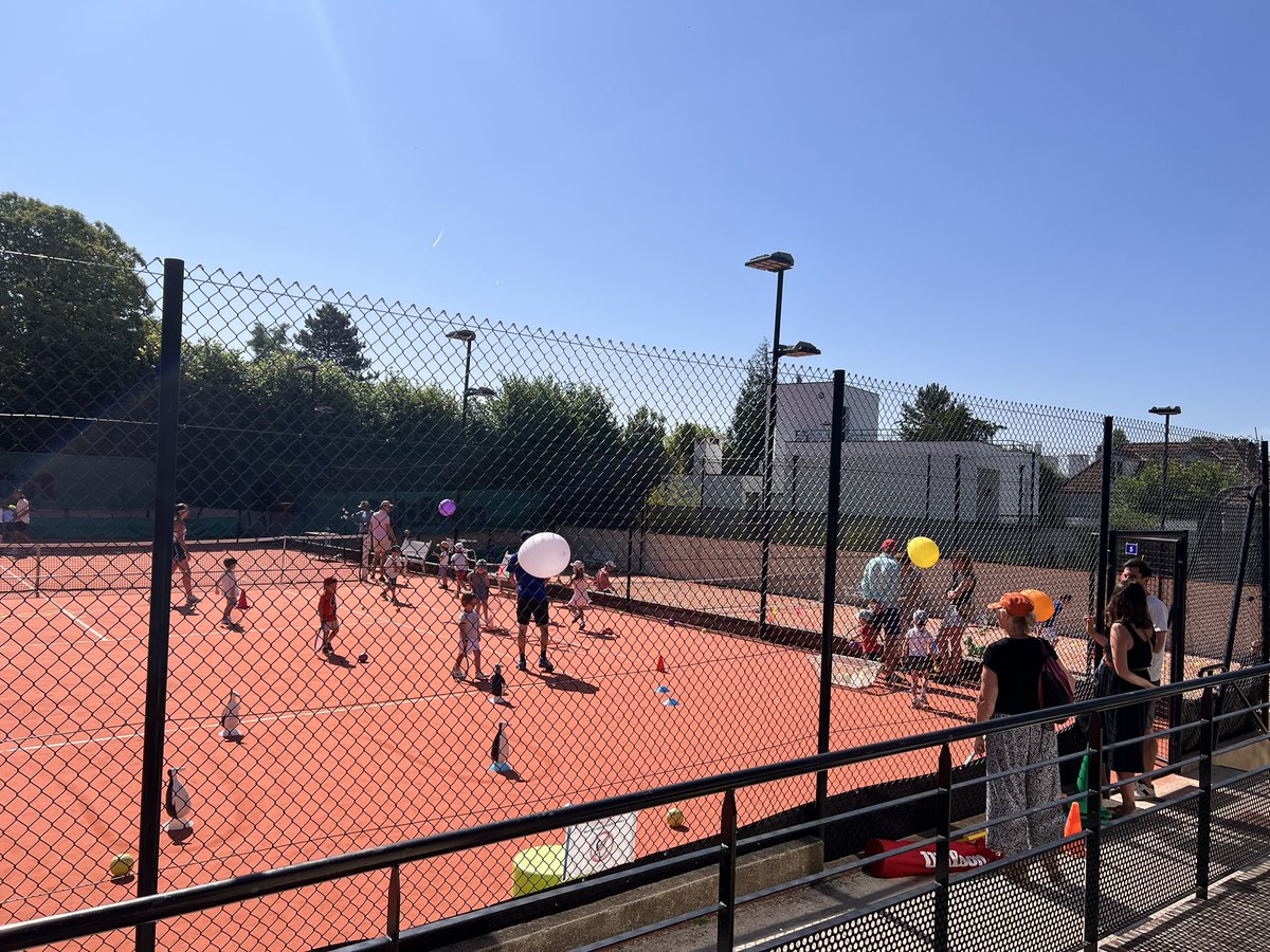 ericberdoati's tweet image. Ce matin manifestations sportives et concours des jardins familiaux beaucoup de monde malgré la chaleur déjà bien présente