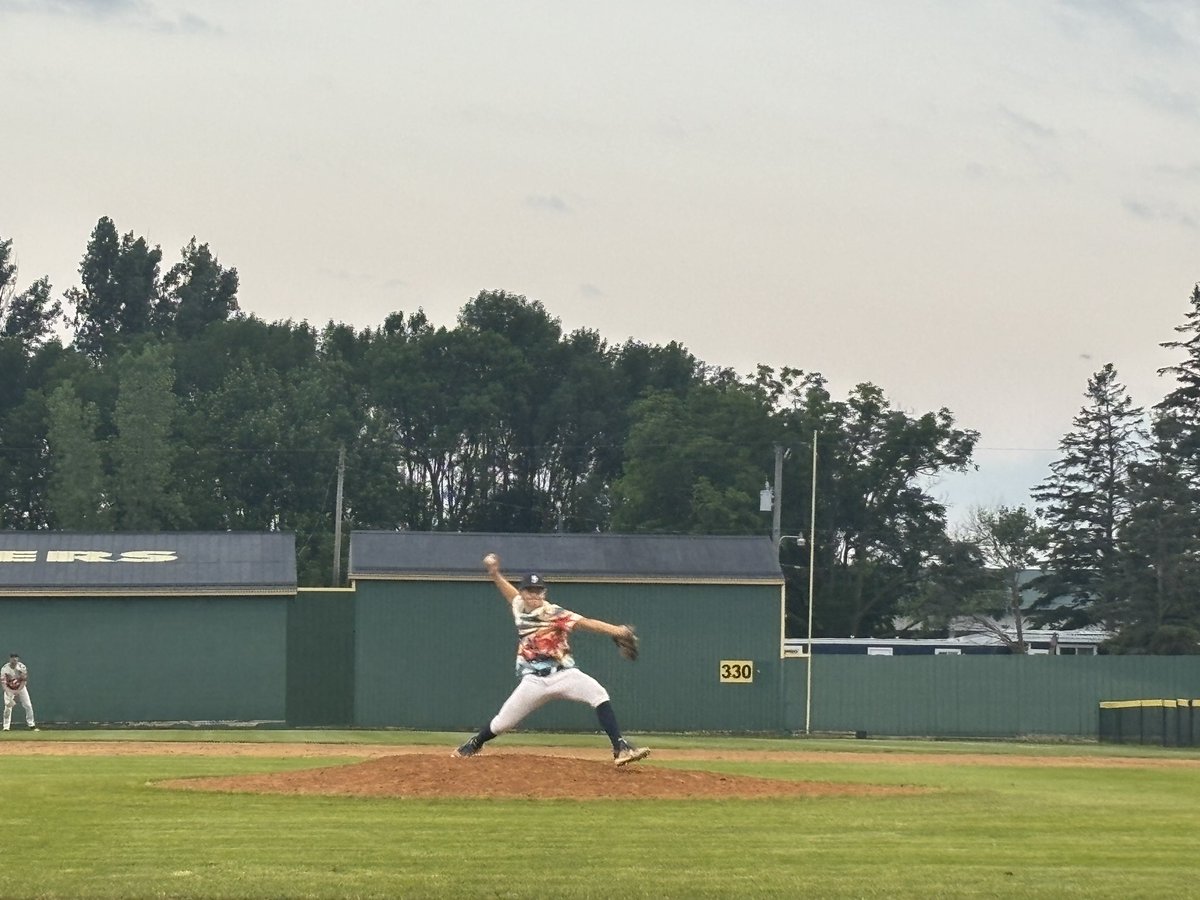 Sartell_Muskies's tweet image. Muskies with the road win in @MapleLakeLakers 8-1. @WillThompson08 goes 8 with 4 K. A few shoe beers to end it.