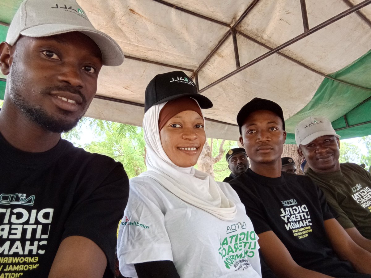 Engr_IMB's tweet photo. DL4ALL Project Update from BORNO state.
Our digital skills training at the NYSC Camp in #BornoState was a huge success, thanks to our partnership with @NYSCNigeria, @NITDA, and @MindTheGapNG. Empowering youth with digital literacy for a brighter future. #NYSC #BornoState https://t.co/kogsDXuZbA