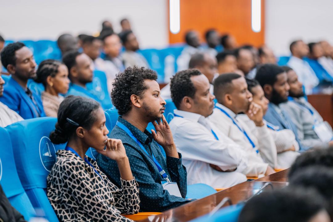 AbiyAhmedAli's tweet image. Our continued discussions with various stakeholders focused on health sector professionals today, exploring gaps and challenges, as well as opportunities and progress within the sector.