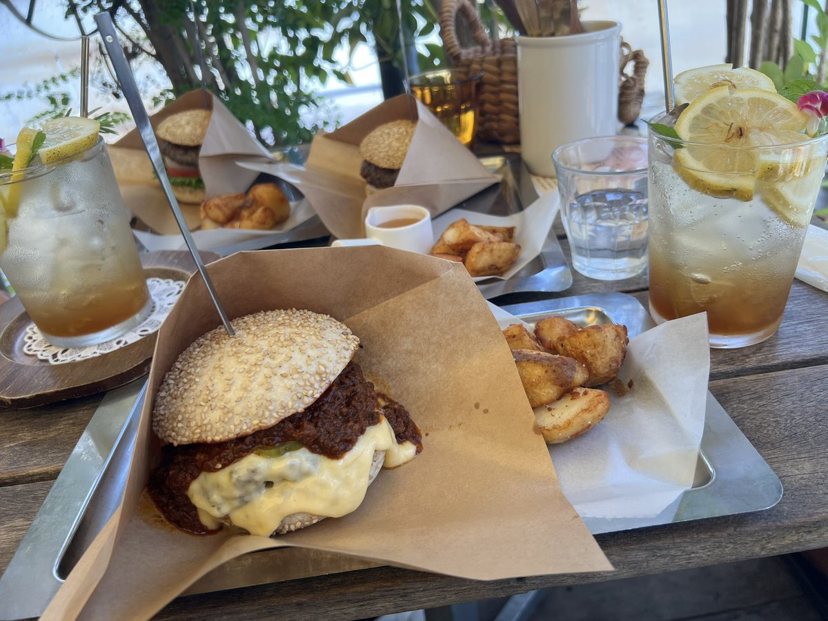 自由が丘バーガーめちゃめちゃうまかった！！！🤤👏