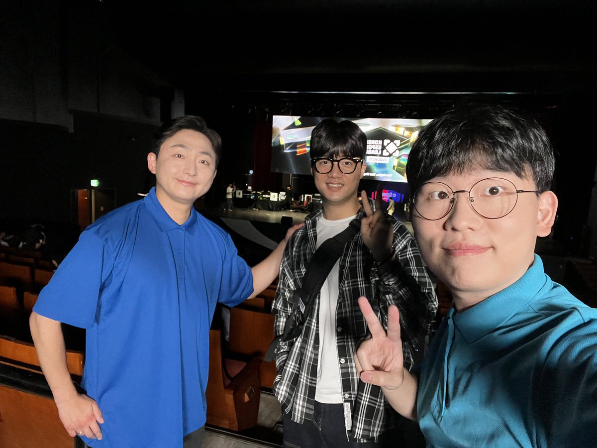 광주에서 만난 시즈 트리오
<a href="/98Static/">Static</a> <a href="/SHiN_iL_SHOW/">신일</a>