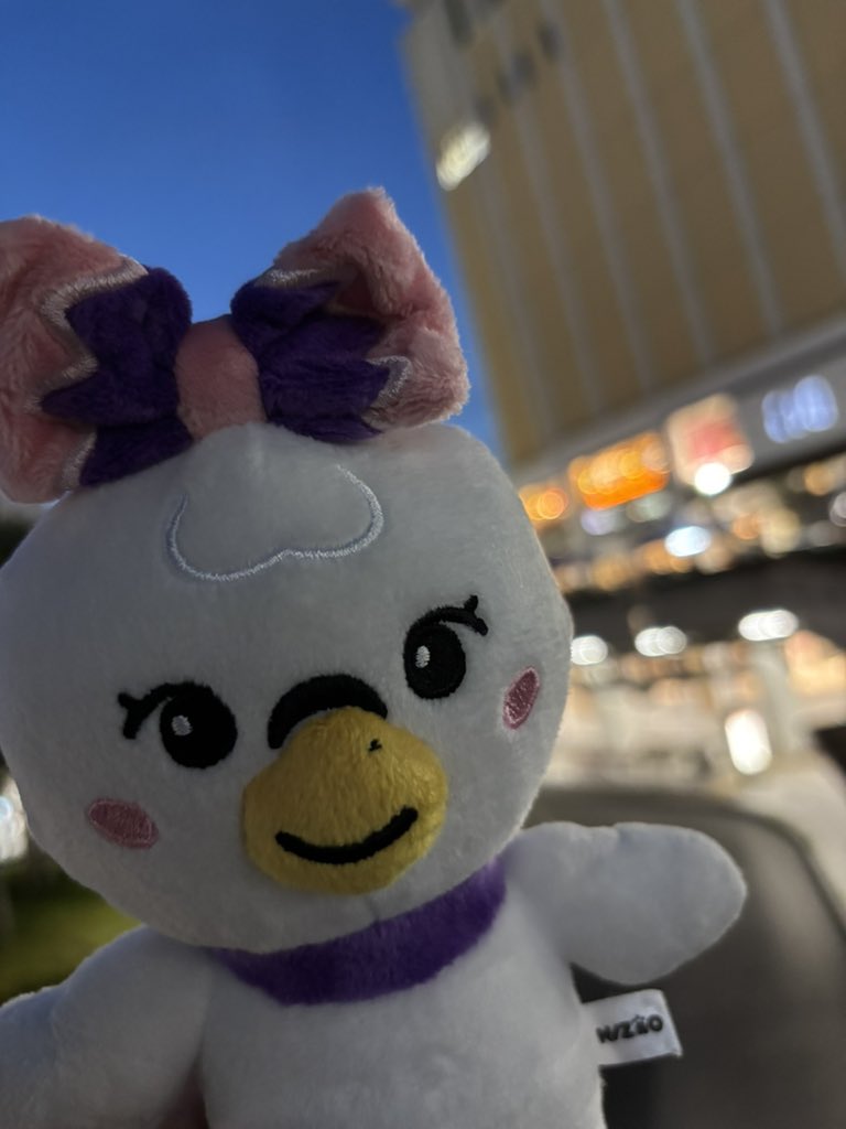 ライビュ！！in新百合ヶ丘
どのくらい見るWithUいるかな👀
#NiziU_FANCON #NiziU