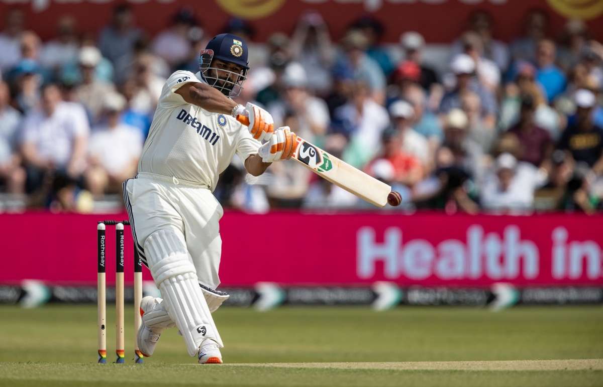 𝙻𝚘𝚘𝚏𝚎𝚛_𝙲𝚛𝚒𝚌𝚔𝚎𝚝 (@cricboy09) on Twitter photo Rishabh Pant had an early attempt at a wild 𝚑𝚎𝚊𝚟𝚎, #ENGvsIND Rishabh Pant had an early attempt at a wild 𝚑𝚎𝚊𝚟𝚎, #ENGvsIND