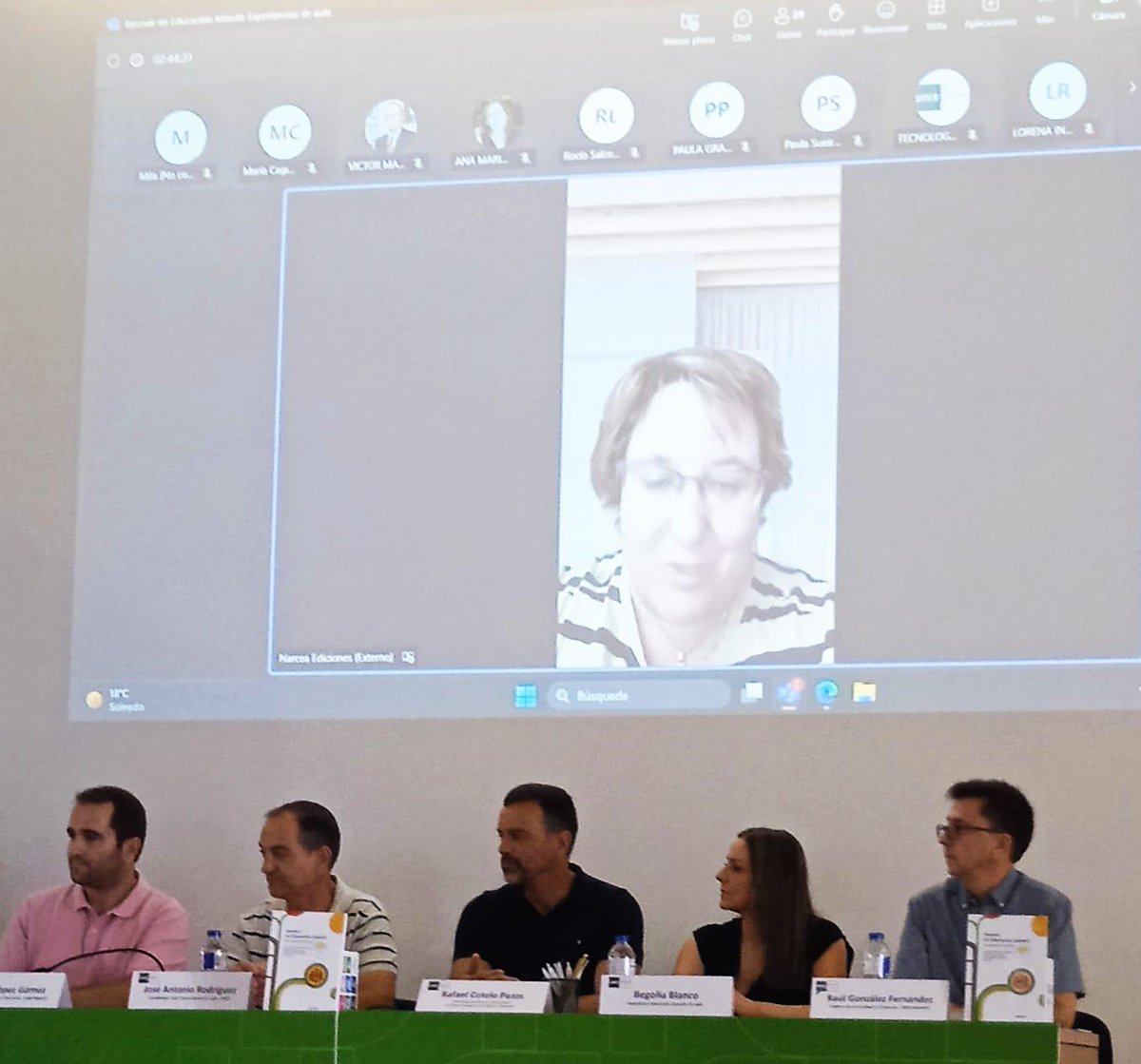 Presentación de nuestro libro "Innovar en Educación Infantil" extension.uned.es/actividad/idac… Estamos presencialmente en #Lalín y online desde distintos lugares para hablar de cómo enseñar en una etapa fundamental donde nuestros pequeños buscan respuestas a miles de preguntas :-)