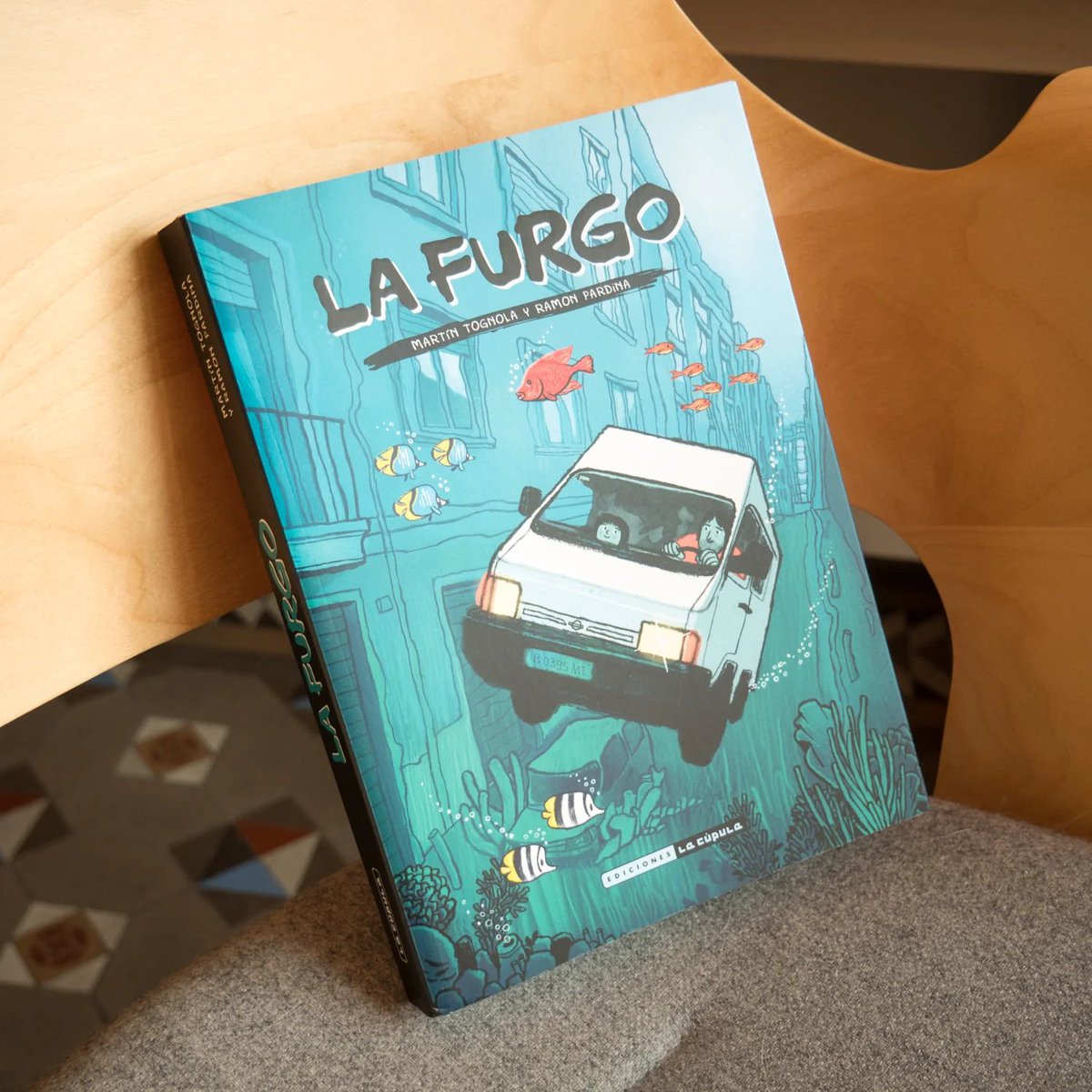 📽️ Sortegem un exemplar de la novel·la gràfica 'La Furgo' signada pel Ramon Pardina.

🔃 Per aconseguir el llibre, feu RT ara mateix i seguiu-nos!

Teniu fins al final de la secció per participar