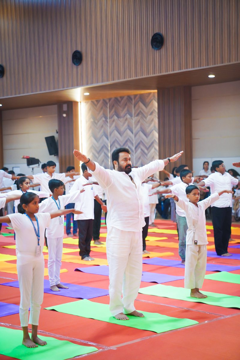 Mohanlal's tweet photo. As part of International Yoga Day celebrations, ViswaSanthi Foundation, in collaboration with the Narcotics Control Bureau, hosted an inspiring event at the CIAL Convention Centre under the #BeAHero campaign against drug abuse.

'Be A Hero' is a year-long initiative by ViswaSanthi Foundation aimed at building a drug-free, empowered youth community.
Over 1,000 students and young individuals from various schools and organizations came together to promote the message of a healthy, drug-free life through yoga and collective strength.

Let’s continue to inspire the next generation to rise, choose well, and be their own heroes.

#BeAHero #InternationalYogaDay #DrugAwareness

@ViswaSanthiFndn