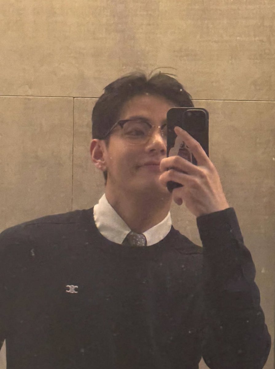 Taehyungimpact's tweet photo. BOYFRIEND https://t.co/ZJBw5fVAtD