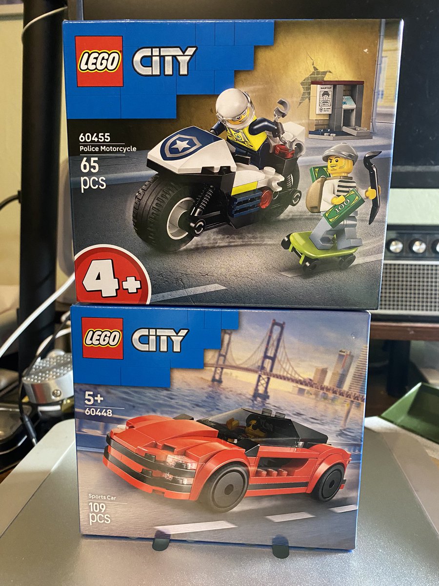 今日の戦利品その2
LEGO CITY
子供最近LEGOに目覚めそうなので購入
自分も子供の頃はLEGOっ子だったからテンション上がるわぁ