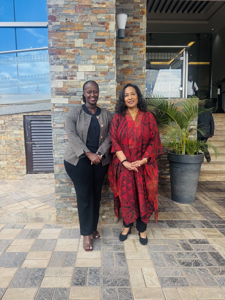 MsBrenda_A's tweet image. This week, I had the privilege of attending the launch of the sustainable businesses project for Uganda, a project implemented by @ITCnews with funding from the @EUinUG. Exciting times for Uganda's business landscape!. Special moment with the ED @CokeHamilton