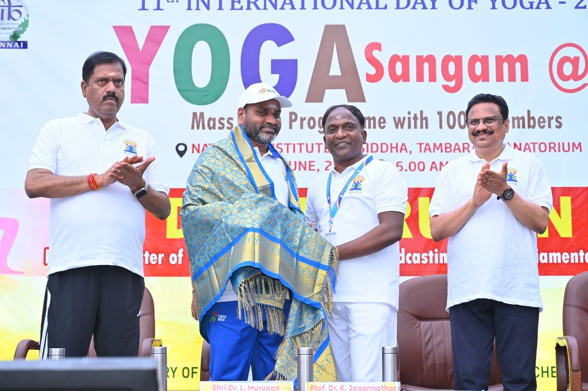 Ministry of Ayush (@moayush) on Twitter photo YOGA Sangam <a href="/nischennai/">National Institute of Siddha(NIS)</a> – International Day of Yoga 2025
A magical morning at the National Institute of Siddha, Chennai, where over 1000 participants gathered to celebrate the spirit of yoga!
Graced by Hon'ble <a href="/DrLMurugan/">Dr.L.Murugan</a> , Minister of State for I&B, along with distinguished YOGA Sangam <a href="/nischennai/">National Institute of Siddha(NIS)</a> – International Day of Yoga 2025
A magical morning at the National Institute of Siddha, Chennai, where over 1000 participants gathered to celebrate the spirit of yoga!
Graced by Hon'ble <a href="/DrLMurugan/">Dr.L.Murugan</a> , Minister of State for I&B, along with distinguished