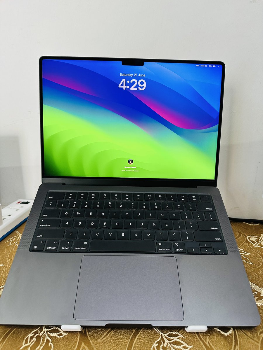 Divyeshgupta_'s tweet photo. Switched from Windows to MAC for first time. Any tips for me ? https://t.co/SJhvM1WY8u