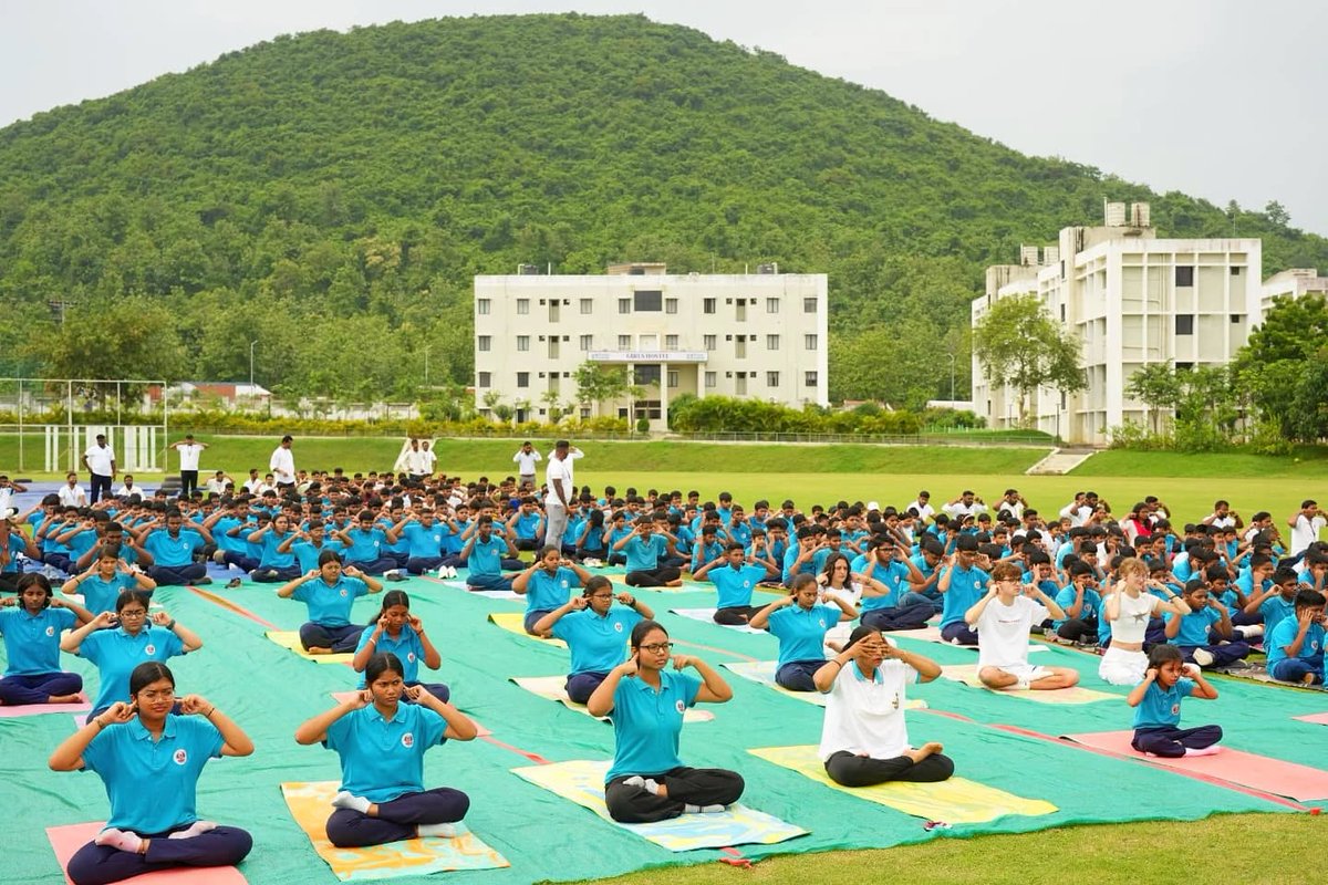 🧘‍♂️Over 400 students united on our cricket ground for a powerful Yoga Day at IIG Sports Academy. Guided by Mr. Swapneswar, the session embraced wellness, balance &amp; mindfulness. 

#InternationalYogaDay #yogaeveryday #cbseschool #odisha #YogaForWellness #YogaDay2025 #ktglobalschool