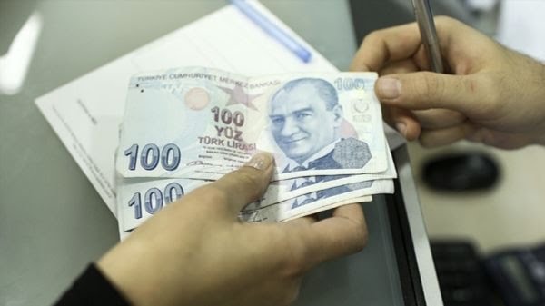 Kamuda çalışan yaklaşık 600 bin işçi için yürütülen toplu iş sözleşmesi görüşmelerinde ikinci teklif haftaya verilecek. 

Sabah Gazetesi'nde yer alan habere göre

Masadaki Seçenekler ve Beklentiler

TÜHİS'in ikinci teklifini önümüzdeki hafta başında sunması bekleniyor.
