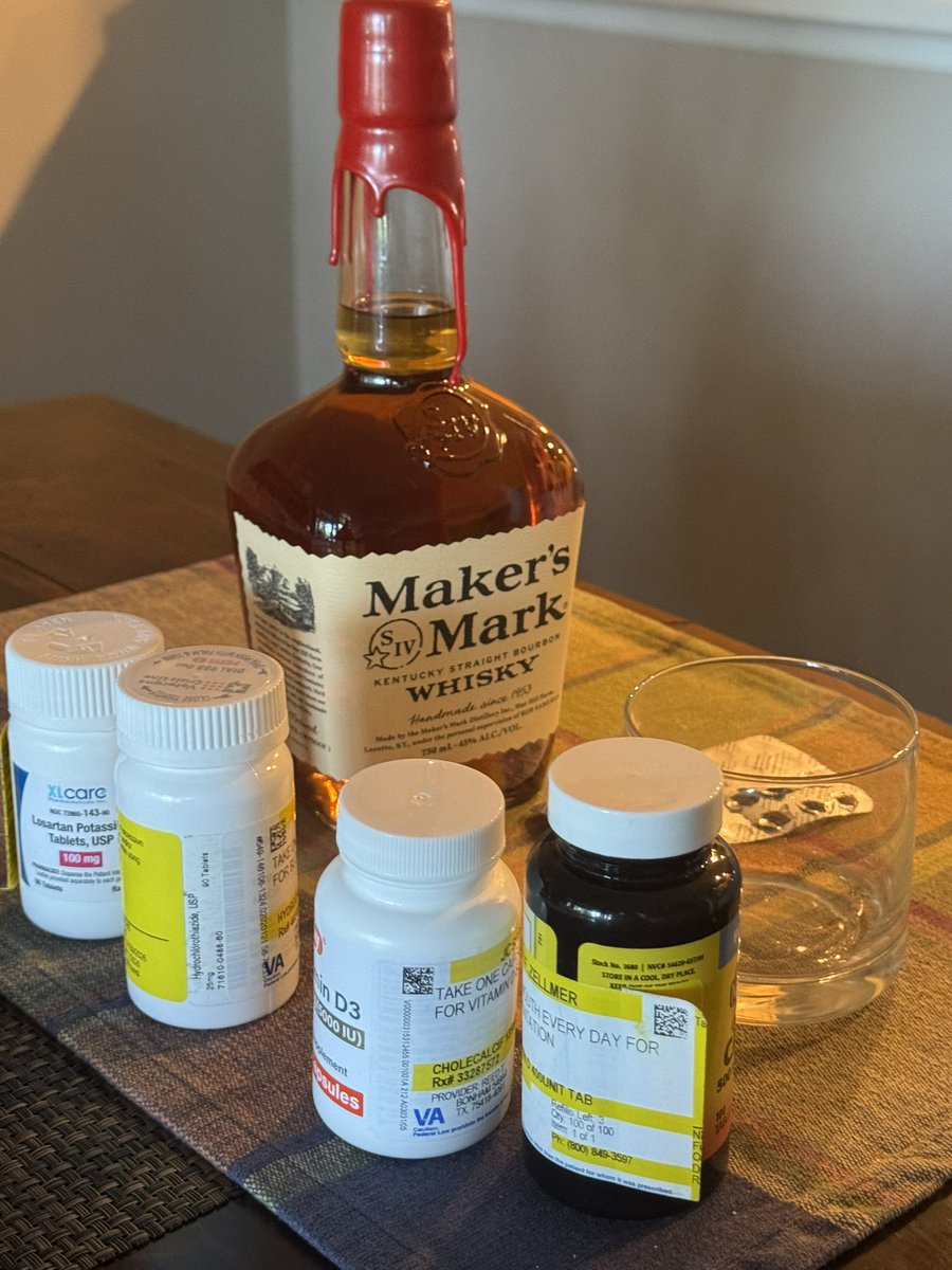 zellmer80718's tweet image. Last day of golf with my classmates. Make sure to take your meds to stay healthy.