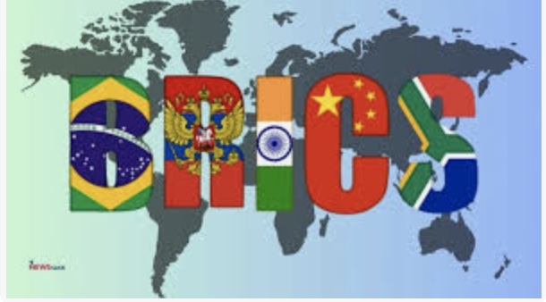 La participación del grupo BRICS en la economía mundial crecerá inevitablemente. "Si a principios del siglo XXI representaba 1/5 de la economía mundial hoy ya representa el 40 %: Putin en la Sesión Plenaria del Foro Económico Internacional de San Petersburgo