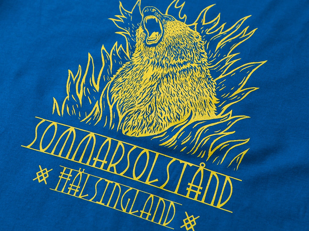 LASTEXITshirts's tweet image. It's the #SummerSolstice here in the UK today, and to mark the occasion we're giving you the chance to win this #Midsommar inspired T-shirt &amp;gt; tinyurl.com/mu724j73

To enter, simply LIKE and RT this post. The winner will be selected and announced tomorrow. Good luck!
