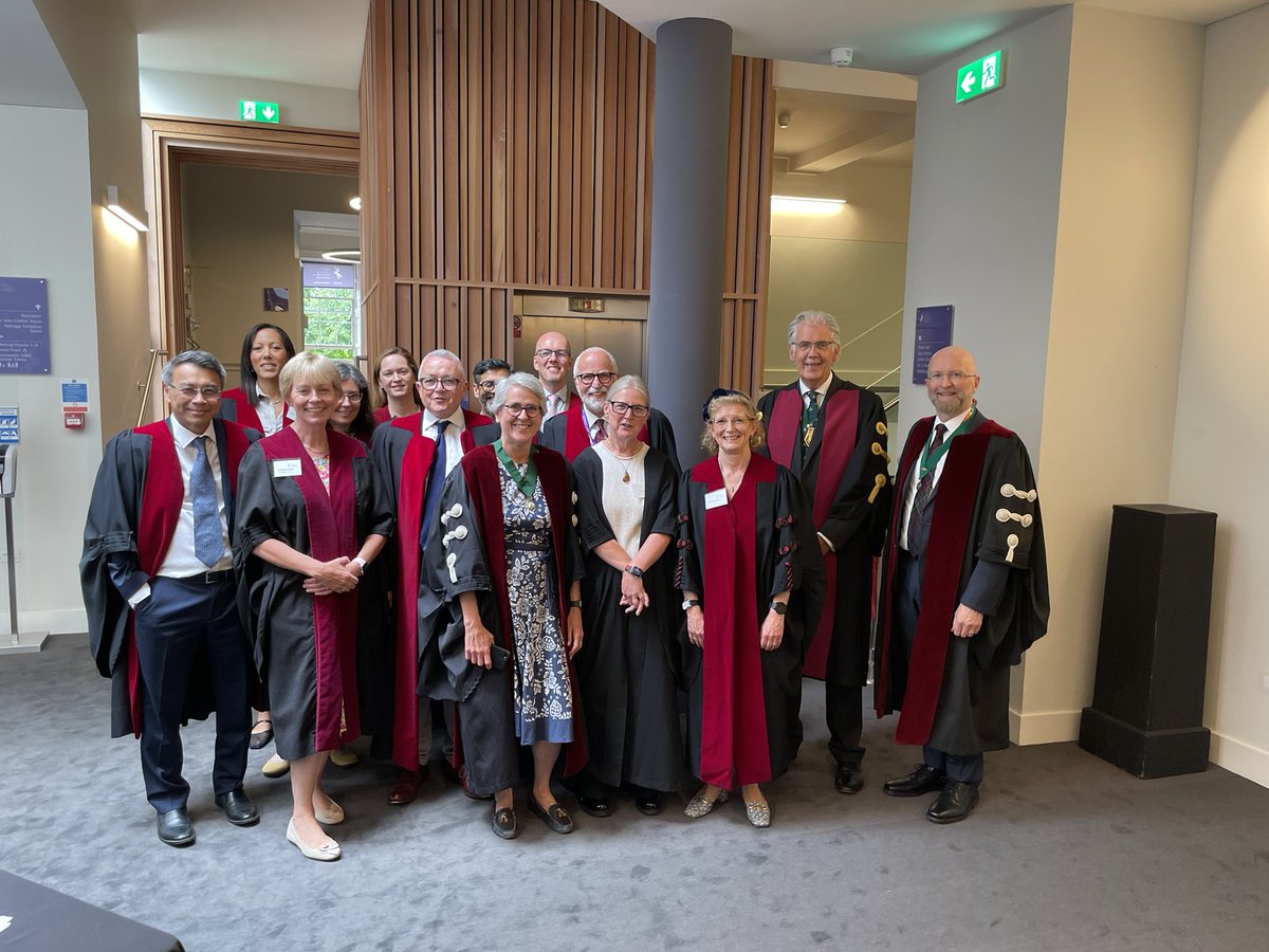 CPJMEdinburgh's tweet image. New Fellows Ceremonies @RCPEdin are always a delight. Meeting inspiring people involved in healthcare from around the world, showing them our College, and ‘breaking bread’ with them over dinner. @KerriBaker20 @rcpeVP_SNI