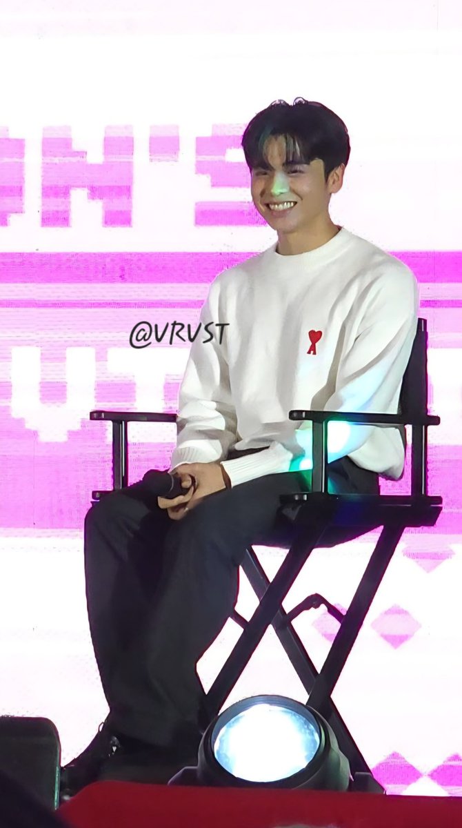 our cutie yapper mochichi! 😊✨️

IDOL TALKS WITH VINCIxMARCUS

#HORI7ONatEveryonesKPOP 
#VINCI #빈치 #HORI7ON #호라이즌 <a href="/HORI7ONofficial/">HORI7ONofficial</a> <a href="/HORI7ON_twt/">HORI7ON member</a>