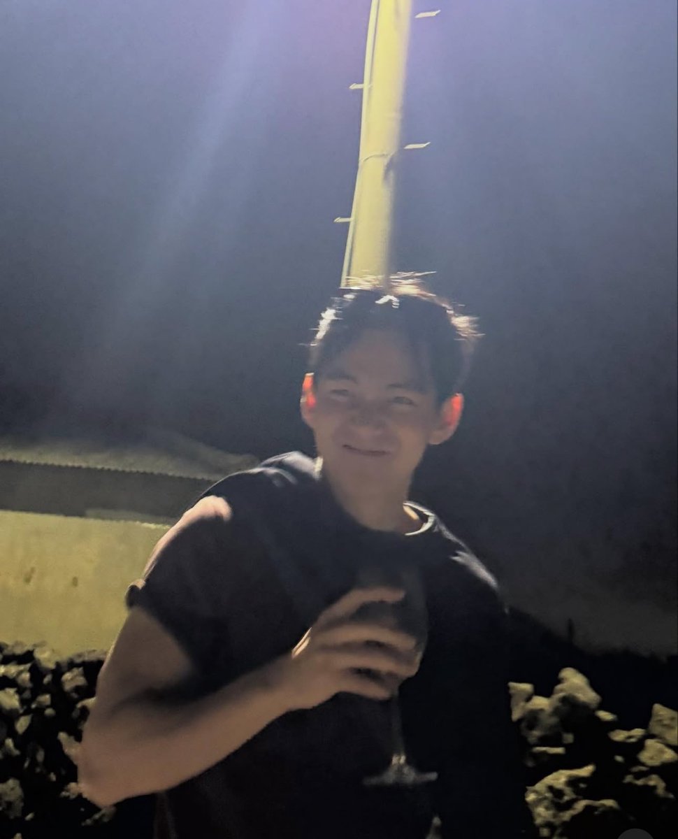 Keep the boyfriend pics comin