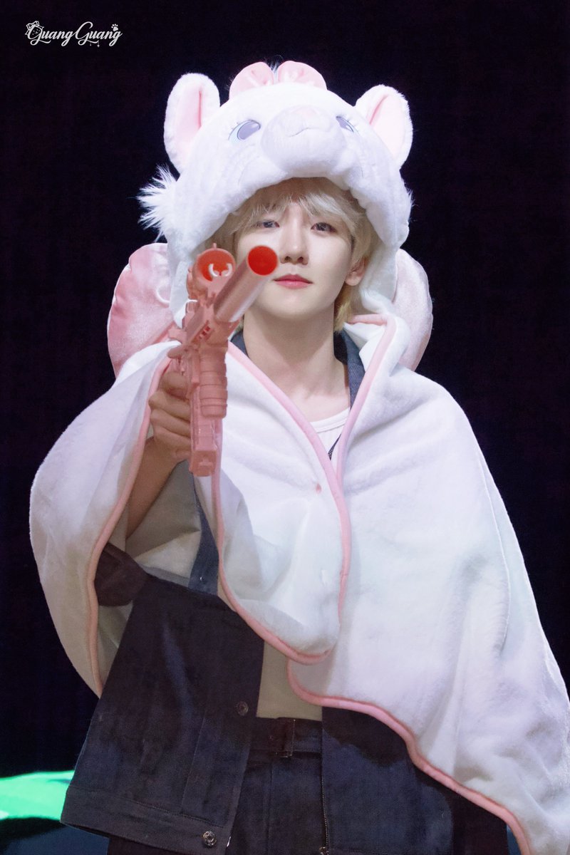 Bkyoong279's tweet photo. 250610 MAKESTAR 팬사인회

🎀🎀🎀

#백현 #BAEKHYUN  #边伯贤 #ベッキョン
@B_hundred_Hyun @BAEKHYUN_INB100 https://t.co/chhQr4y6Vu