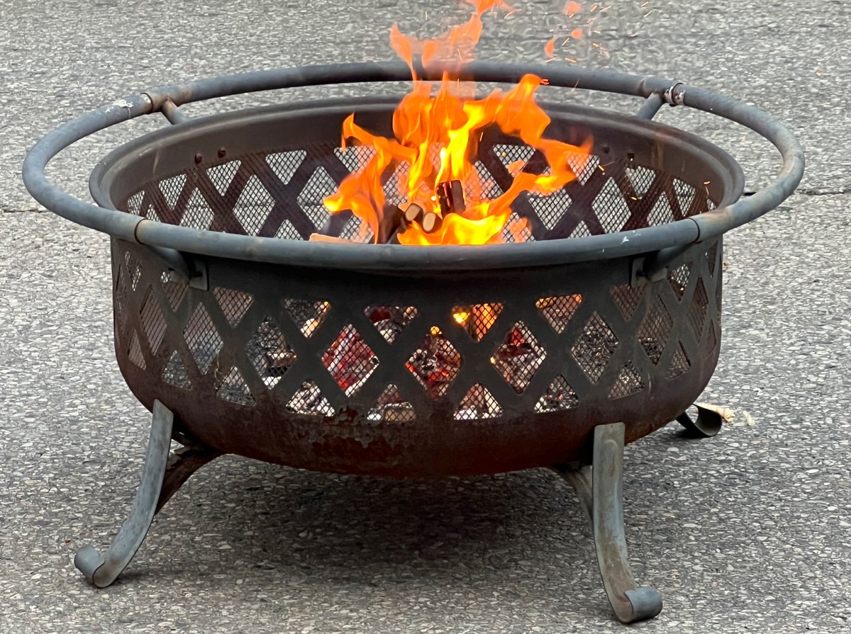 berryonline's tweet photo. A beautiful start to National Indigenous Peoples Day in the @CityKitchener with the #AtFirstLight #SunriseCeremony at @THEMUSEUM in @DTKitchener. Special thx to @frantasticdavis &amp; local firekeeper Mike Duke for making the ceremony so special for all of us in attendance. https://t.co/SRLfS3iYcm