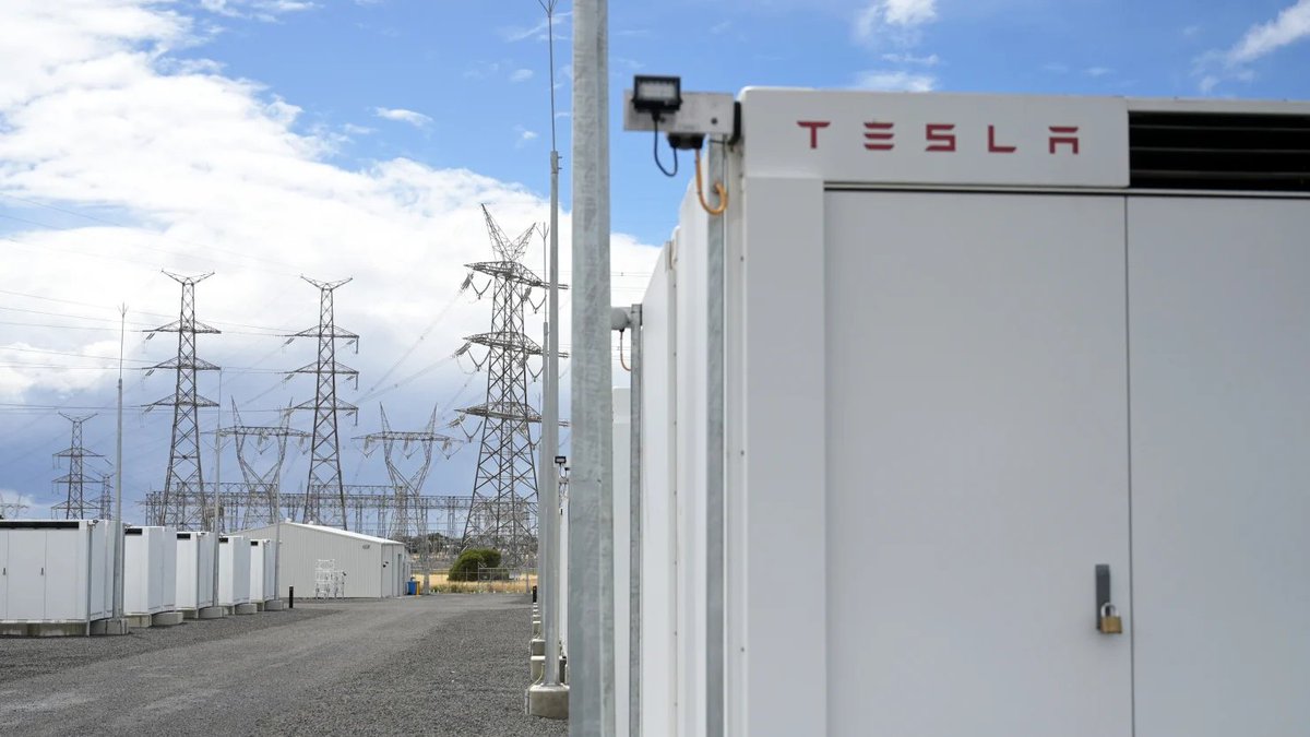 OwenGregorian's tweet image. Tesla inks first deal to build China’s largest grid-scale battery power plant | Ganesh Rao, CNBC

Key Points:

- Tesla has signed its first deal to build a grid-scale battery power plant in China.

- The U.S. company posted on the Chinese social media service Weibo that the…