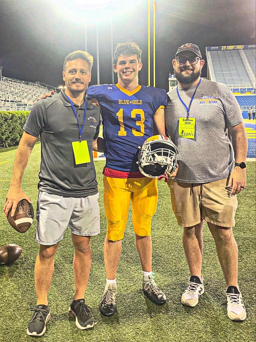 Four years, just like that.

He’s been the first one to congratulate a teammate. The one to pull guys away from talking to the other team. The one to lead by example and encouragement. The one ready to do whatever it takes. And the one to remind me to play the next play.

🧵