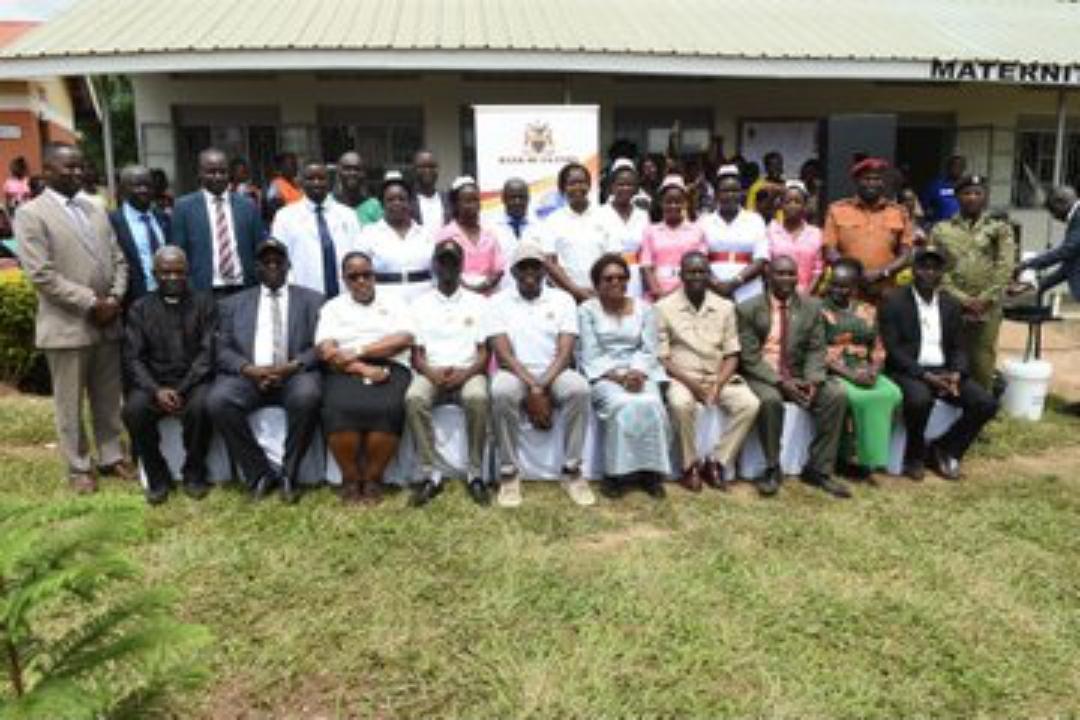 SSANGO JOLLY (@jollyssango15) on Twitter photo The Ministry of Health in partnership with <a href="/BOU_Official/">Bank of Uganda</a> has officially handed over a newly renovated AyagoHealth Centre III to Lira City community.
The project with an Outpatient department, administration block, and maternity ward.
#MOHatWork
#MOHdelivers
<a href="/JaneRuth_Aceng/">Dr. Jane Ruth Aceng Ocero</a> The Ministry of Health in partnership with <a href="/BOU_Official/">Bank of Uganda</a> has officially handed over a newly renovated AyagoHealth Centre III to Lira City community.
The project with an Outpatient department, administration block, and maternity ward.
#MOHatWork
#MOHdelivers
<a href="/JaneRuth_Aceng/">Dr. Jane Ruth Aceng Ocero</a>
